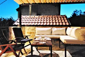 STONE VILLA-MILAN Pool Sea View Lounge Room - Image 3