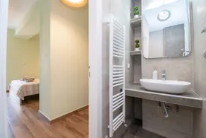 The Green Room - Image 4