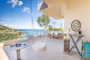 Spacious Villa by the sea - Image 3