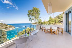 Spacious Villa by the sea - Image 2