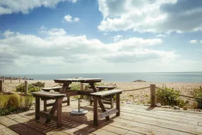 Split level Beach Garden apartment with amazing sea views and private garden - Image 2