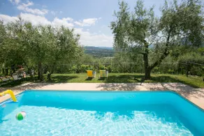 4 bedroom villa with large garden & private pool - Image 2