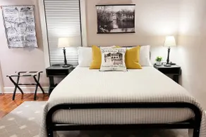 Lockports Famous Hideaway ~ 2bdrm Guest House Flat - Image 2