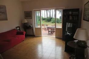 Villa nestled in a pine forest with access to the sea - Image 2