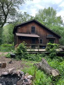 Private Baraboo Bluffs Cabin with Peacocks! - Image 2
