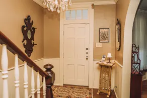 Choisser Burnett House - Vintage Charm & Comfort - Image 3