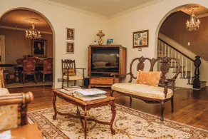 Choisser Burnett House - Vintage Charm & Comfort - Image 5
