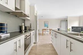 Stylish and Spacious Launceston Villa + Free Wifi - Image 5