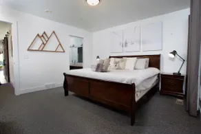 Modern Mountainside Retreat, Little Cottonwood Canyon - Image 3
