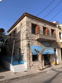 Fancy 4-bedroom family summer house in Pythagorio. - Image 2