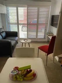 Stylish, close to Airport and St George Hospital - Image 4