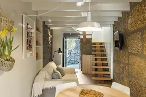 Charming House with Breathtaking Views - Image 5