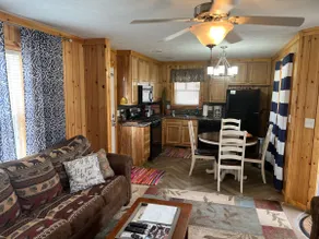 Die Ben Ranch Cabins befinden sich in einem jahrhundertealten Pecan Orchard - Image 5