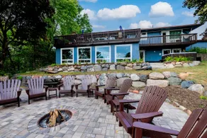 Modern Lake Home med Hot Tub och Fire Pit - Image 3