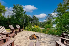 Modern Lake Home med Hot Tub och Fire Pit - Image 4
