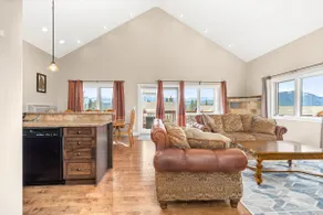 5 Bed 2.5 Bath Penthouse w/Mountain View in Radium - Image 5