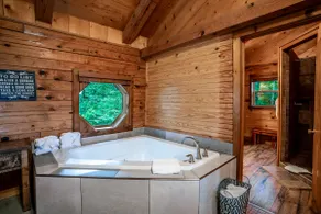 Mountain Sunrise Cabin w/ Beautiful View & Jacuzzi - Image 4
