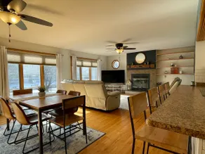MCM 3 Bdrm Home Waterfront W/ Pier 5min to DT! - Image 3