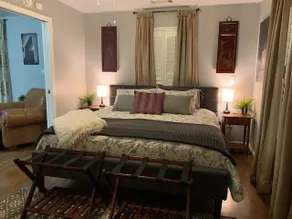 Buckhead Atlanta Private-Entry Guesthouse - Image 5