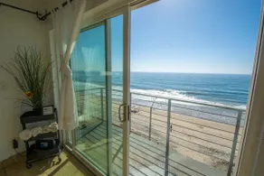 BEACHFRONT CONDO - 2 Bdr 2 Bth - Image 5