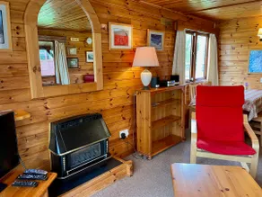 Cosy Two Bedroom Cabin - Cairngorms National Park - Image 5
