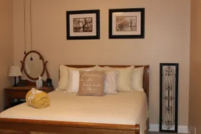 Hilltop Haven -Lakefront Private Walkout Apartment - Image 4