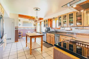 Yakima Winery & Hot Tub - Freehand Cellars Unit A - Image 3