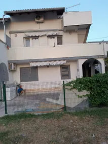House 5 minutes from beach with free parking space - Image 2