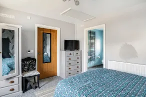 Accessable rooms with private entrance & parking - Image 4