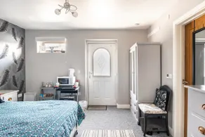 Accessable rooms with private entrance & parking - Image 3
