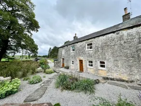 Bousfield Smithy, 2 bedroom 17th century farmhouse - Image 2