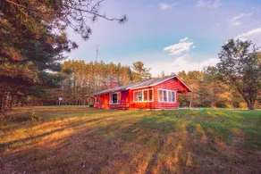 Eagle Waterfront Cottage—Menominee River - Image 2