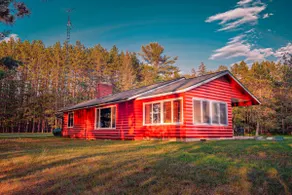 Eagle Waterfront Cottage—Menominee River - Image 3