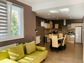 2 Bed Luxury Modern Apartment with friendly hosts - Image 2