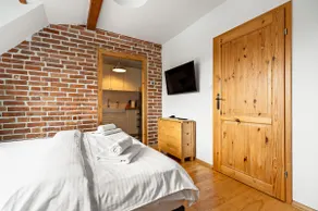 Blick Apartments - Riverview Studio Apartment - Image 3