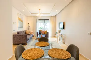 Charming apartment overlooking Hayriad pool - Image 2