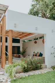 Apart by Casa Aire. Beach - LIR Airpt. King bed - Image 2