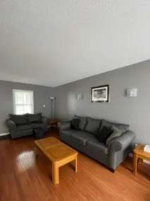 House in a Mountain Valley Near Hiking & Skiing - Image 2