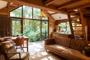 Treehouse Studio: stylish luxury with private forest - Image 3