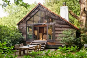 Treehouse Studio: stylish luxury with private forest - Image 5