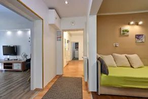 Apartment with 2 bedrooms - Image 2