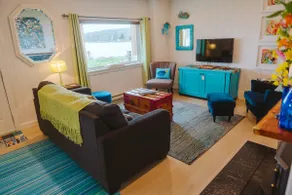 Harbour House Waterfront Retreat - Image 2