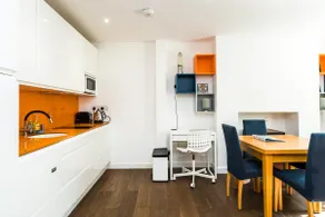 Charming 2 Bedroom Apartment in Kentish Town - Image 5