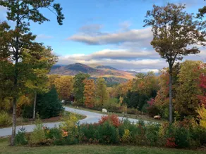 Chalet •Sleeps 12 •Hot Tub •10 min to Sunday River - Image 2