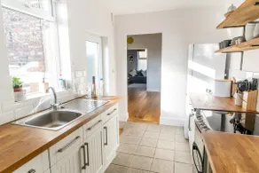 Calm & Cosy House w/Beautiful River Walk to Centre - Image 5