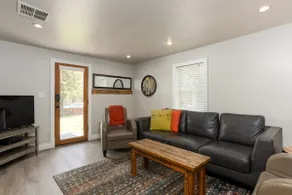 Guest Favorite! Prime West Side Location, Hot Tub - Image 4