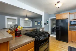 Walkable West Side, Large Living Spaces, Hot Tub - Image 5