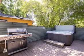 Walkable West Side, Large Living Spaces, Hot Tub - Image 2