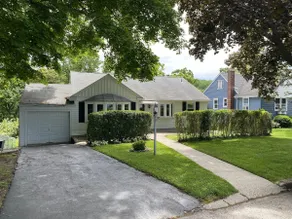 Quiet and Spacious 3BR House - 25 min from NYC - Image 4