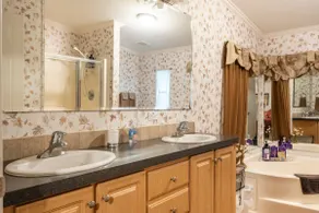 Beautiful Ocklawaha Lake Home - Image 5